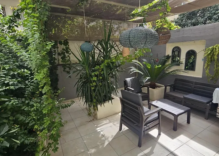 Апартаменты Ezgi's With Private Garden In Мармарис