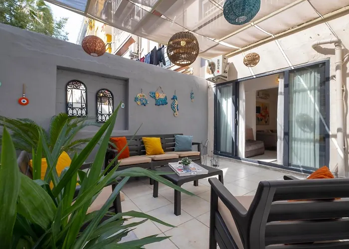 Апартаменты Ezgi's With Private Garden In Мармарис